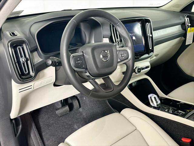 new 2025 Volvo XC40 car, priced at $50,605