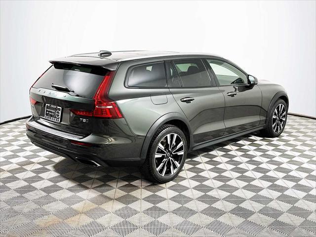 used 2021 Volvo V60 Cross Country car, priced at $32,900