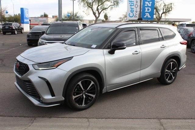 used 2021 Toyota Highlander car, priced at $35,224