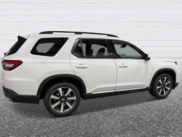 new 2025 Honda Pilot car, priced at $54,575