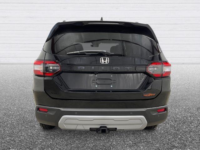 new 2025 Honda Pilot car, priced at $50,850