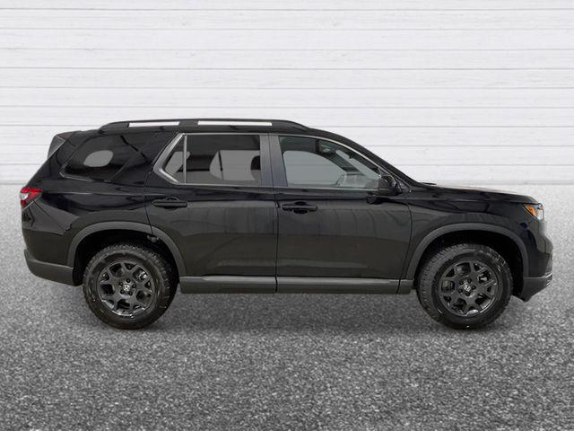 new 2025 Honda Pilot car, priced at $50,850
