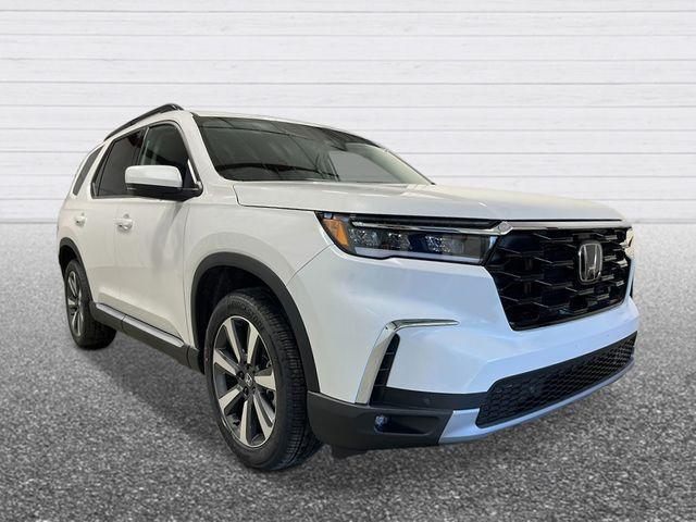 new 2025 Honda Pilot car, priced at $51,550