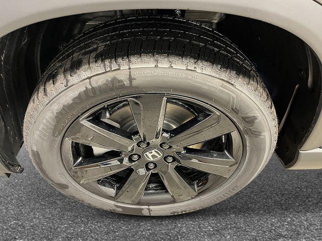 new 2025 Honda Pilot car, priced at $56,075