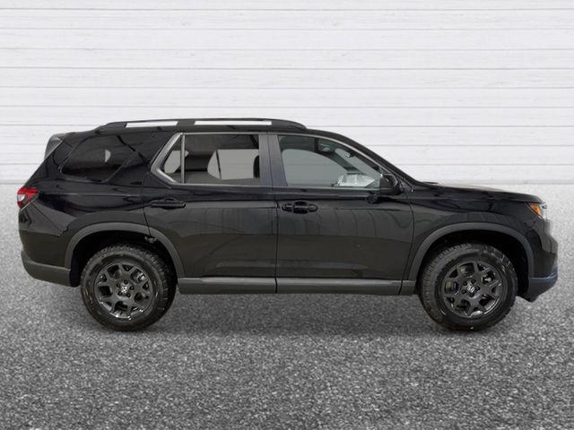 new 2025 Honda Pilot car, priced at $50,850