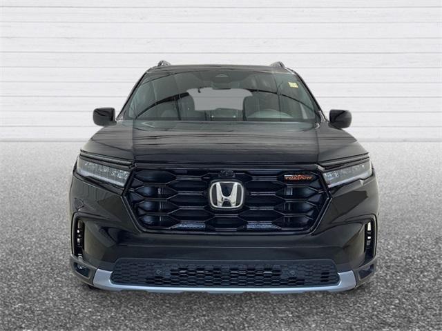 new 2025 Honda Pilot car, priced at $50,795