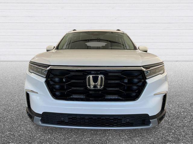 new 2025 Honda Pilot car, priced at $53,405