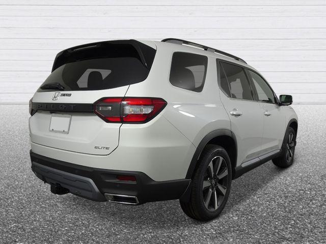 new 2025 Honda Pilot car, priced at $56,705