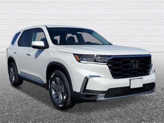 new 2025 Honda Pilot car, priced at $46,135