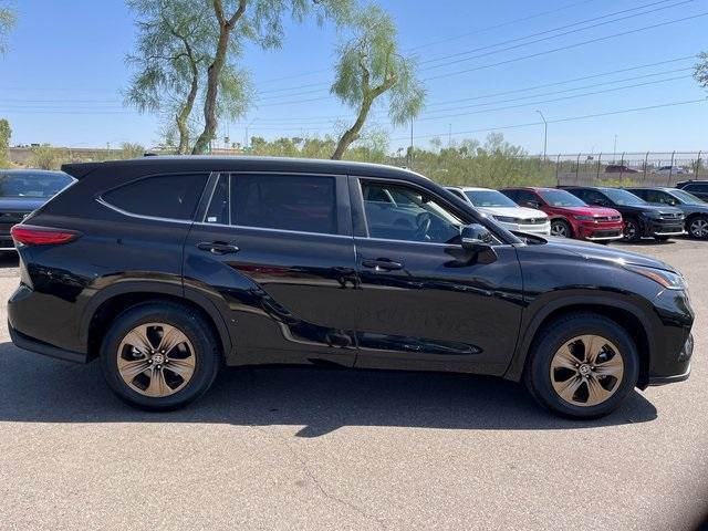 used 2023 Toyota Highlander Hybrid car, priced at $39,224