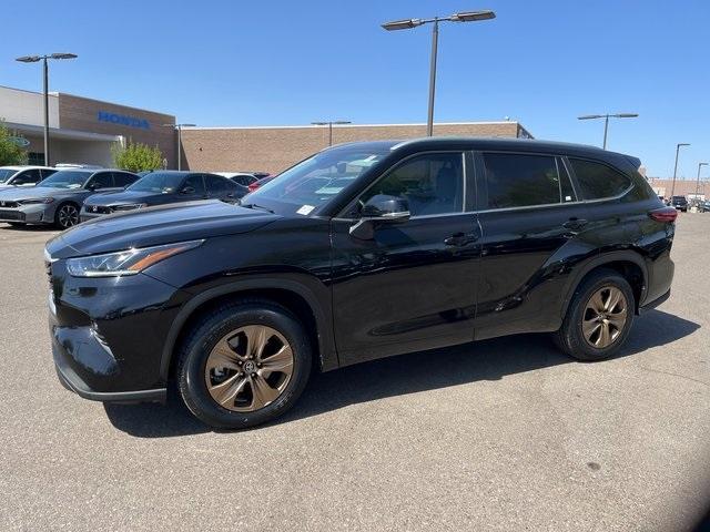 used 2023 Toyota Highlander Hybrid car, priced at $39,224