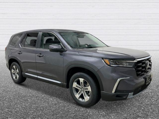 new 2025 Honda Pilot car, priced at $47,050