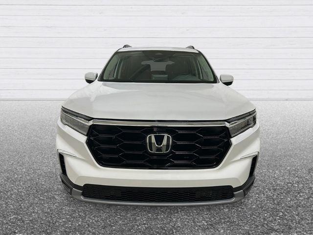 new 2025 Honda Pilot car, priced at $53,405
