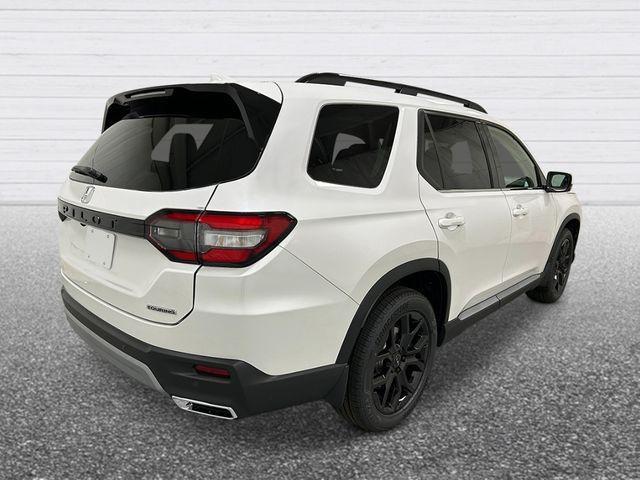 new 2025 Honda Pilot car, priced at $53,405