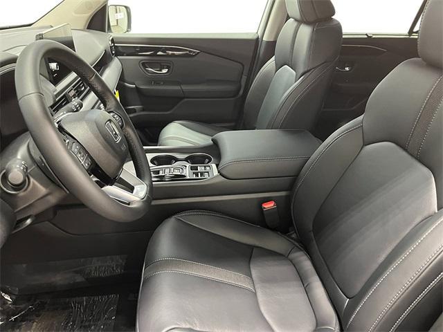 new 2025 Honda Pilot car, priced at $49,405