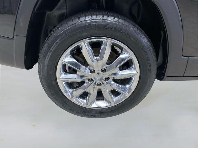 used 2015 Jeep Cherokee car, priced at $16,740