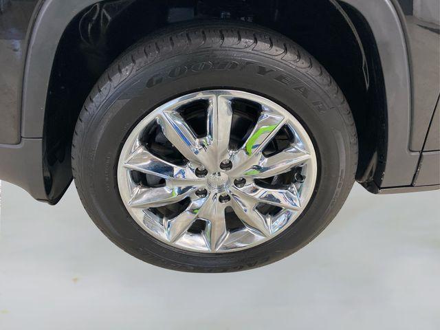 used 2015 Jeep Cherokee car, priced at $16,740