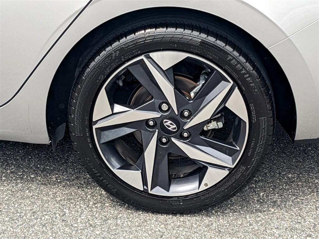 used 2023 Hyundai Elantra car
