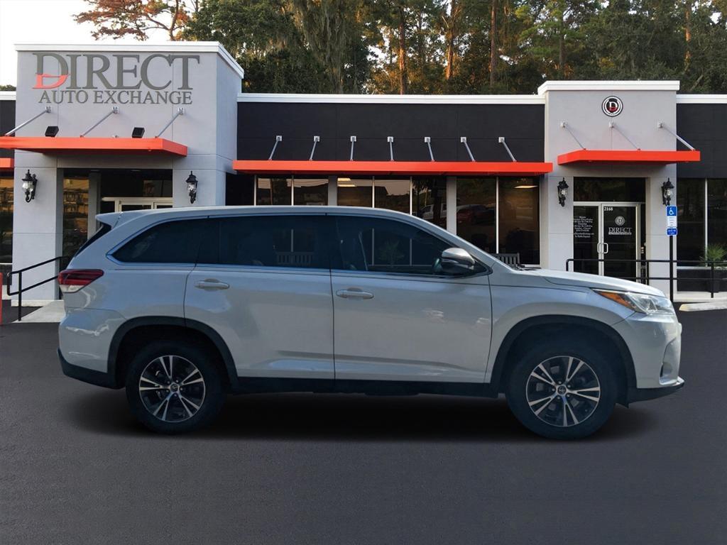 used 2019 Toyota Highlander car, priced at $23,995