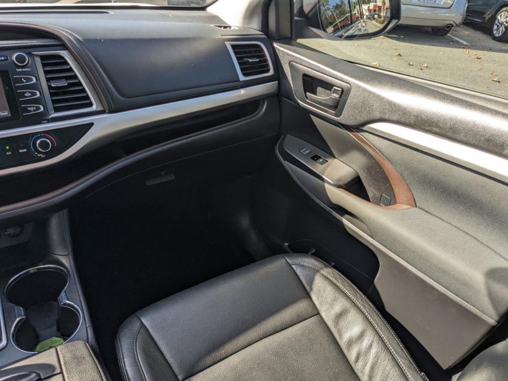 used 2019 Toyota Highlander car, priced at $23,995