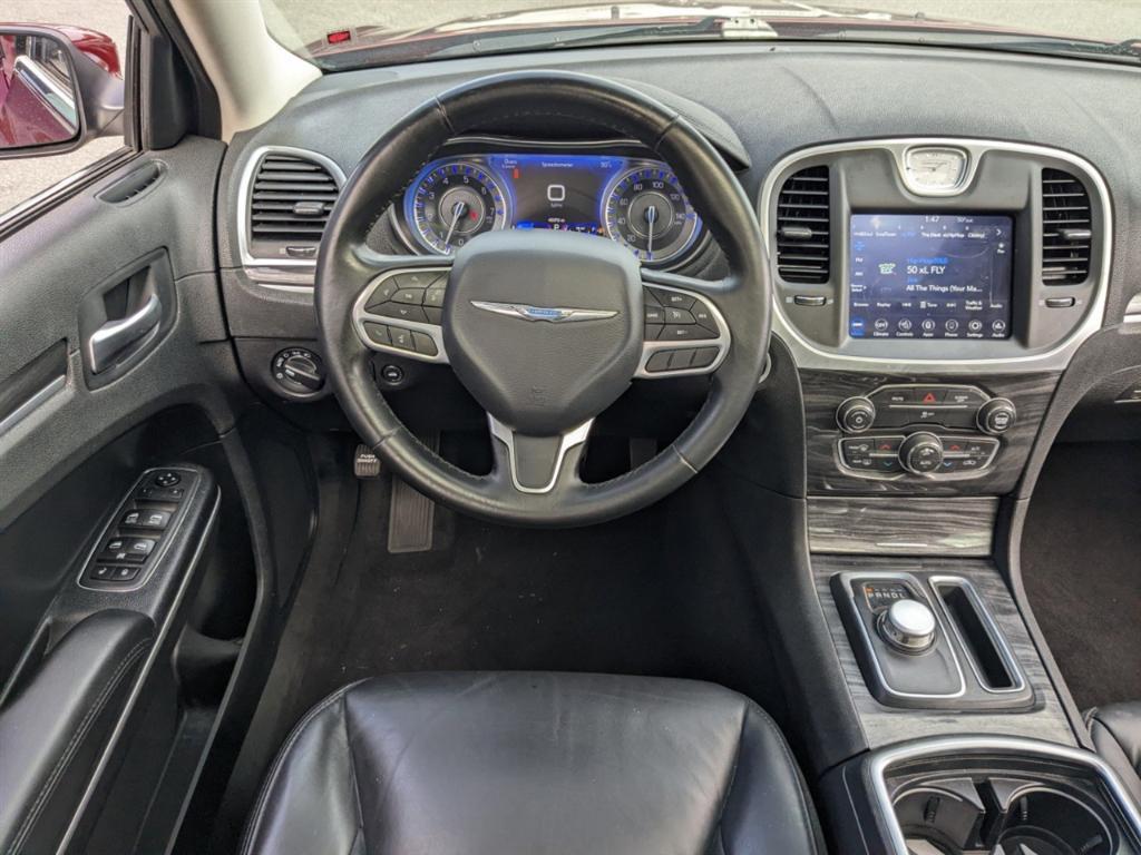 used 2020 Chrysler 300 car