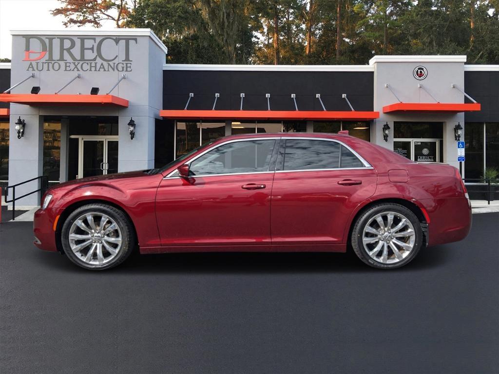 used 2020 Chrysler 300 car