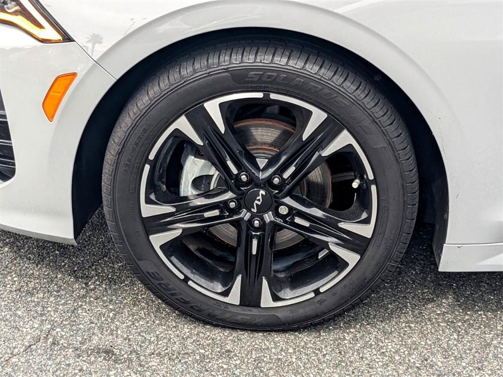 used 2022 Kia K5 car