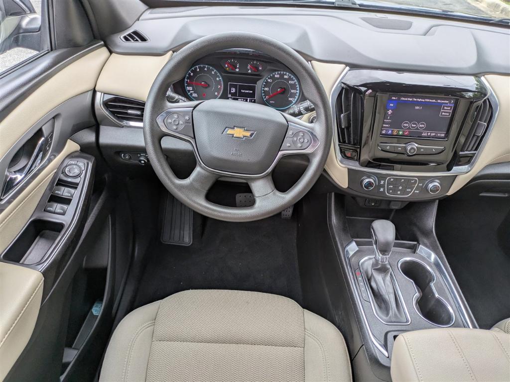 used 2022 Chevrolet Traverse car, priced at $25,995