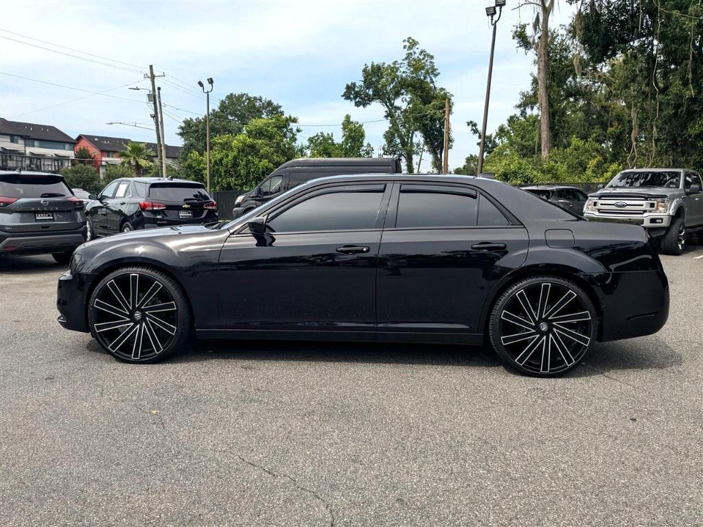 used 2019 Chrysler 300 car