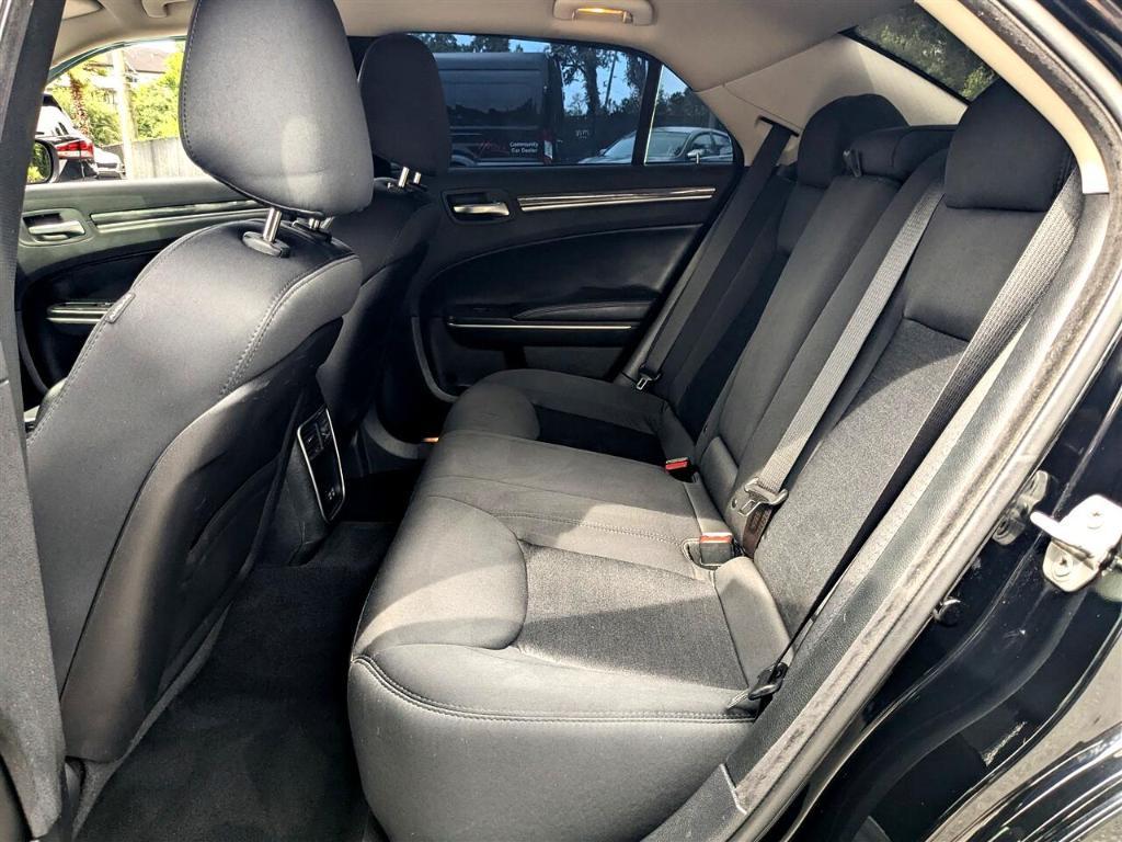 used 2019 Chrysler 300 car