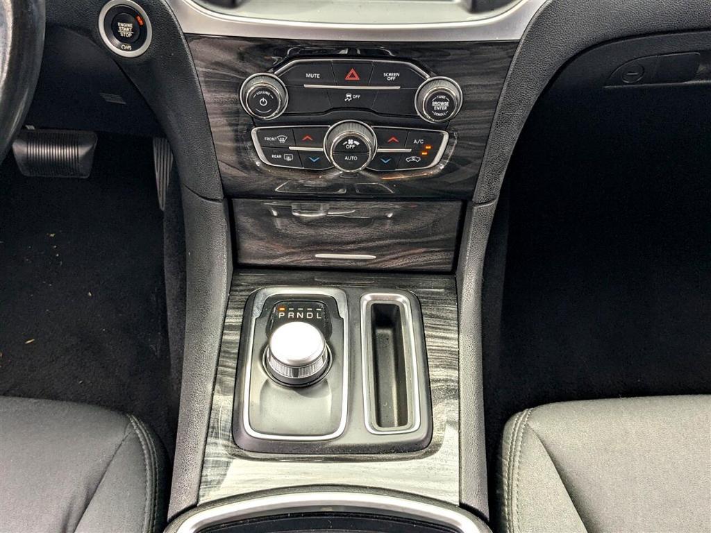 used 2019 Chrysler 300 car