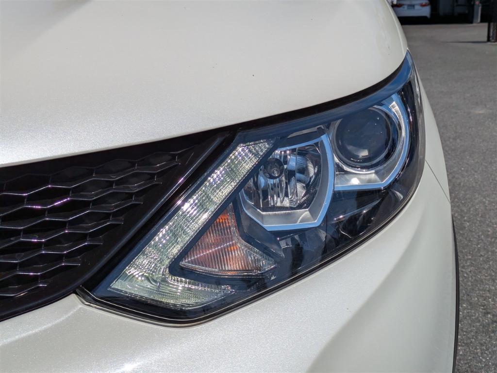 used 2018 Nissan Rogue Sport car, priced at $18,995