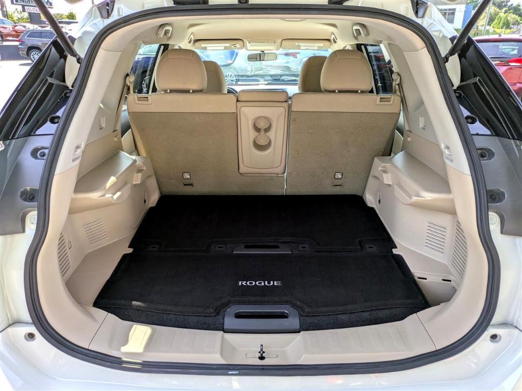 used 2016 Nissan Rogue car