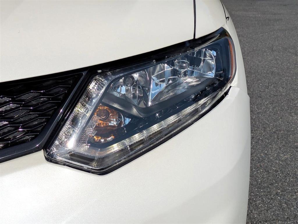 used 2016 Nissan Rogue car