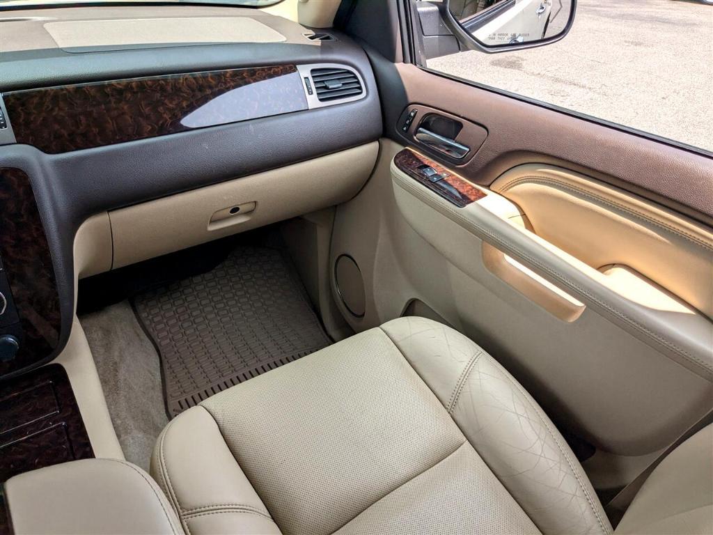 used 2014 GMC Yukon XL car, priced at $19,995