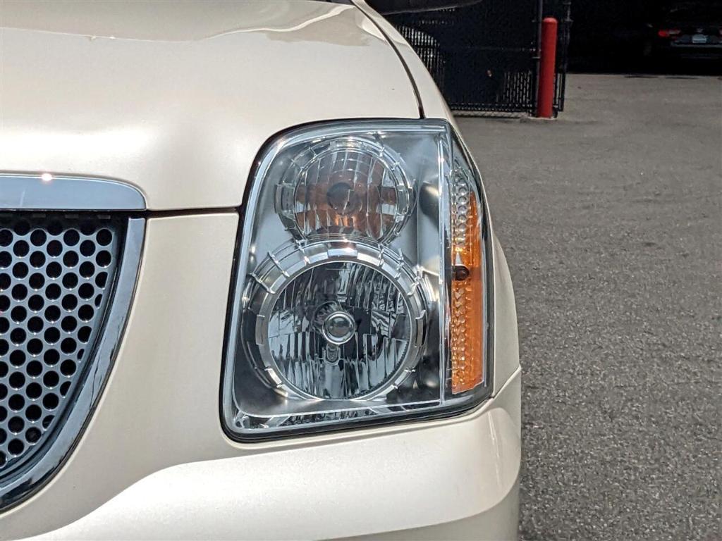 used 2014 GMC Yukon XL car, priced at $19,995
