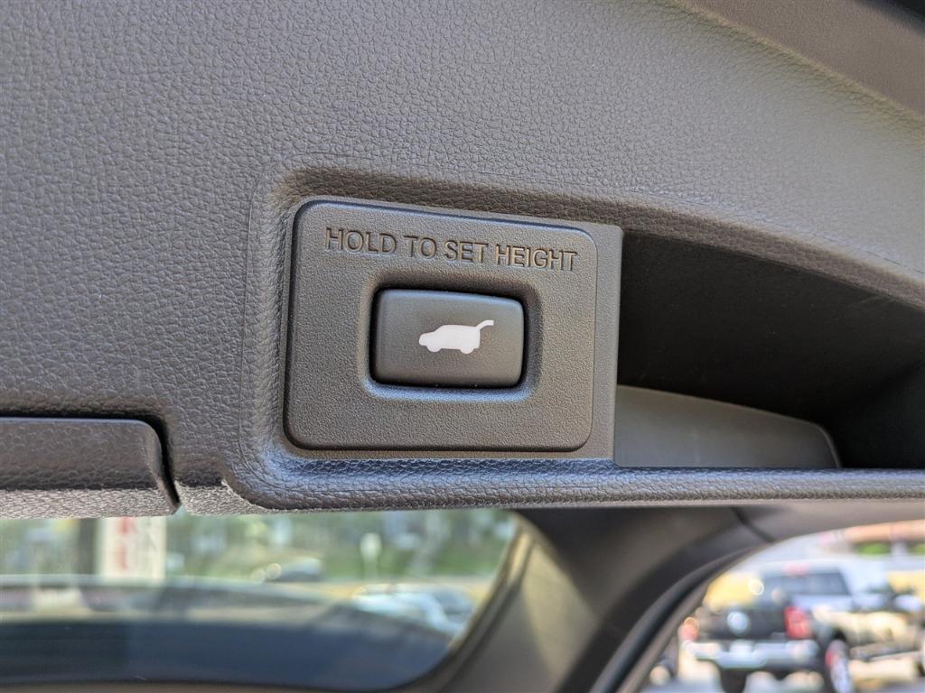 used 2022 Acura RDX car, priced at $30,995