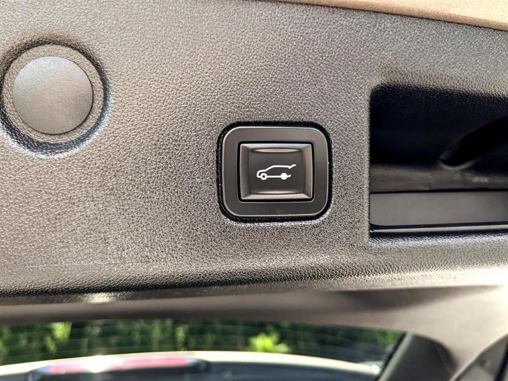 used 2018 Chevrolet Equinox car, priced at $15,995