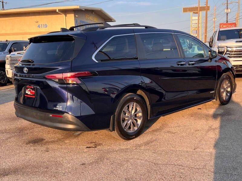 used 2021 Toyota Sienna car, priced at $24,995
