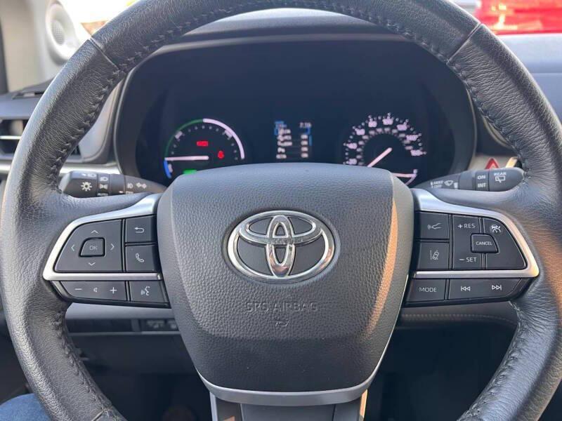 used 2021 Toyota Sienna car, priced at $24,995