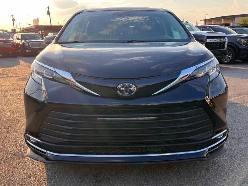 used 2021 Toyota Sienna car, priced at $24,995