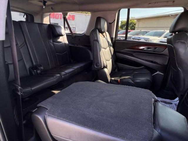 used 2019 Cadillac Escalade ESV car, priced at $26,995