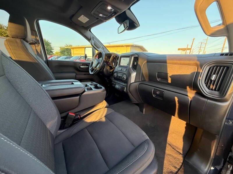 used 2024 Chevrolet Silverado 2500 car, priced at $34,995