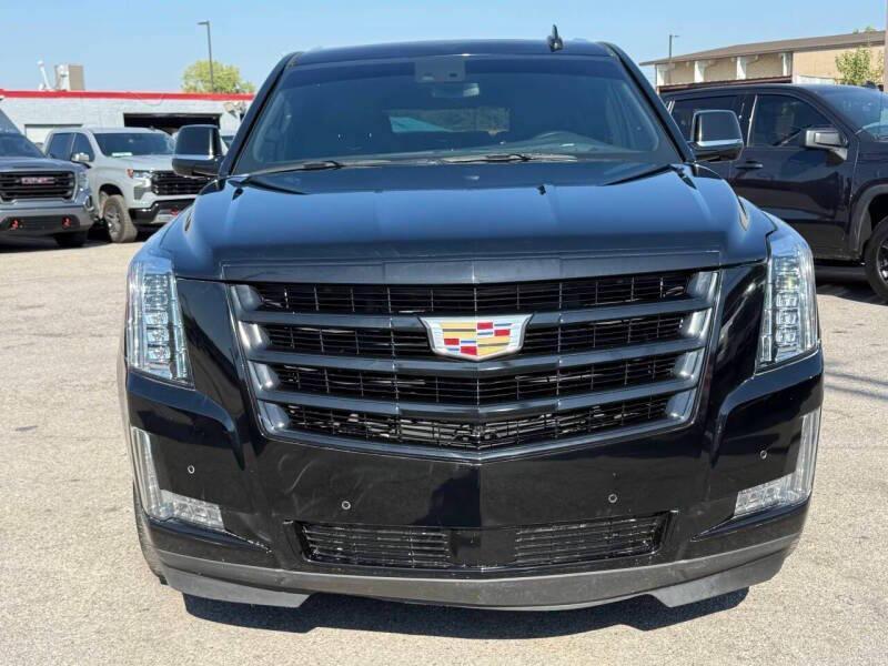 used 2020 Cadillac Escalade ESV car, priced at $27,995