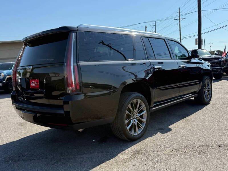 used 2020 Cadillac Escalade ESV car, priced at $27,995