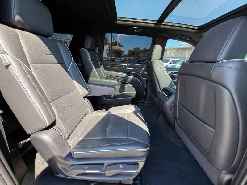 used 2023 Cadillac Escalade ESV car, priced at $49,995