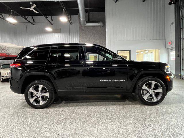 used 2024 Jeep Grand Cherokee car, priced at $42,990