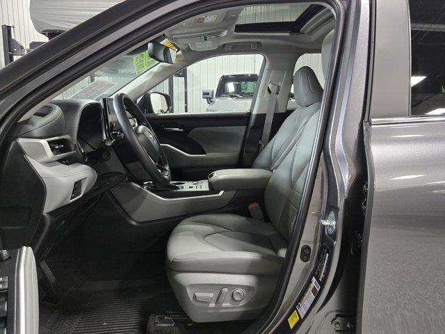 used 2023 Toyota Highlander car, priced at $44,990