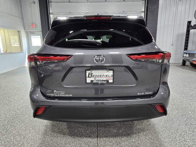 used 2023 Toyota Highlander car, priced at $44,990