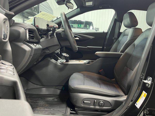 new 2025 Buick Envista car, priced at $28,250